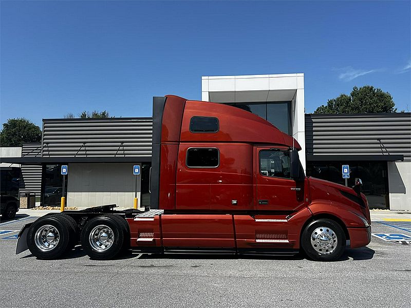 2022 Volvo VNL 860 For Sale | Raised Roof Sleeper Sleeper | #1217921